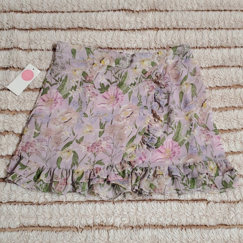 Floral ruffle mini skirt 🌸💜